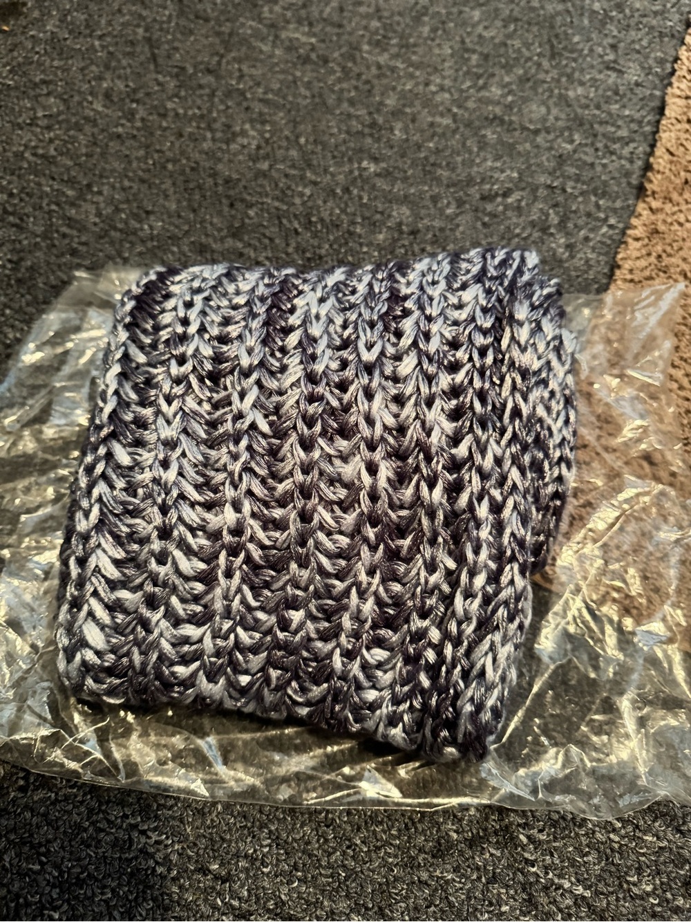 Chunky Rib Knit Scarf in Navy and Light Gray